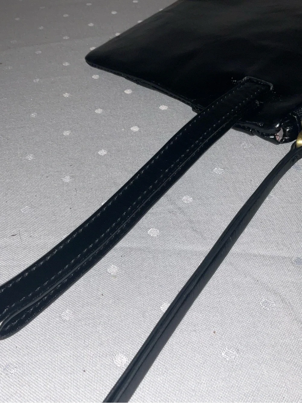 HOBO INTERNATIONAL WAVER BLACK LEATHER  CLUTCH WRISTLET PULL OUT STRAP - NEW